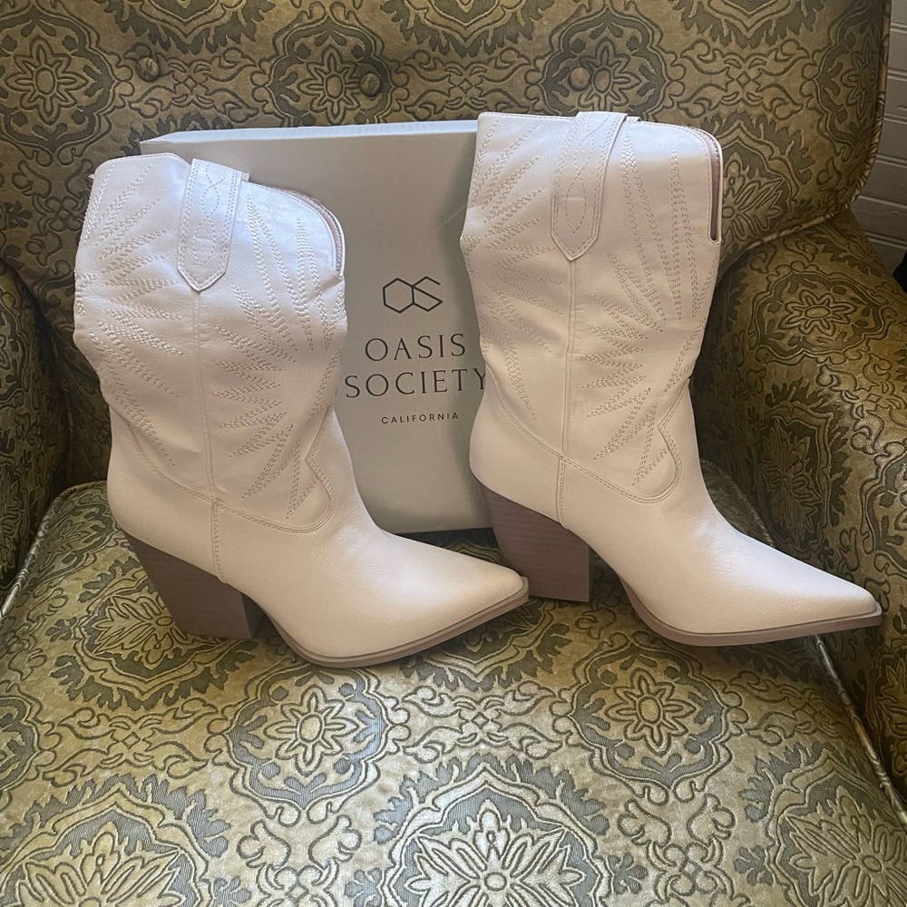 Society Women's Cream Heeled Boots